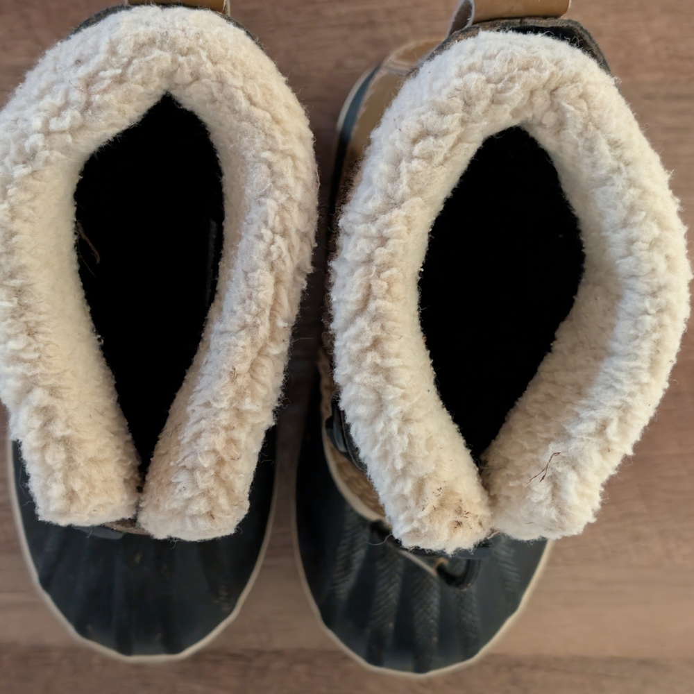 Sorel Tan and Black Kids Snow Boots - Picture 9 of 9